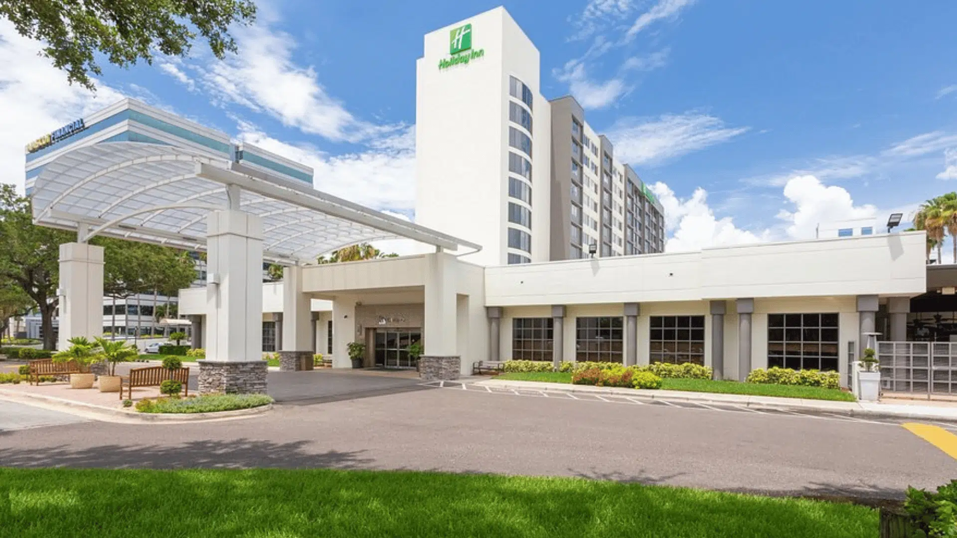 HOLIDAY-INN