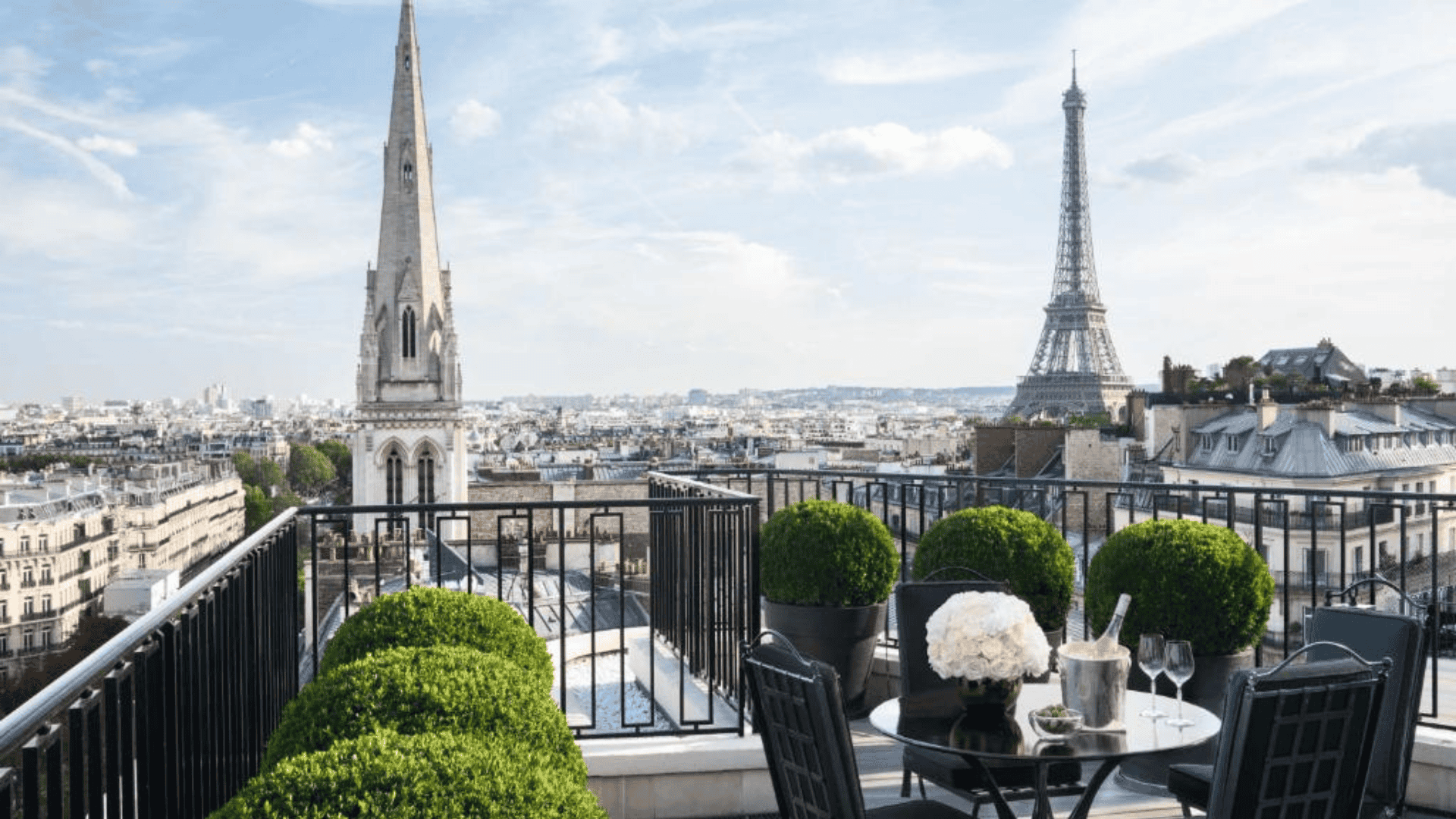 _Hotel-Eiffel-Seine