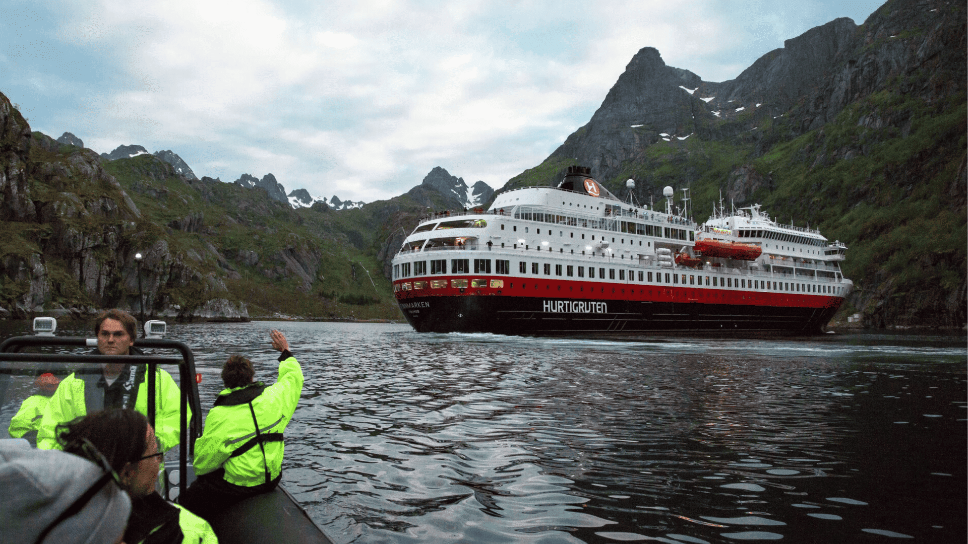 Hurtigruten or Havila