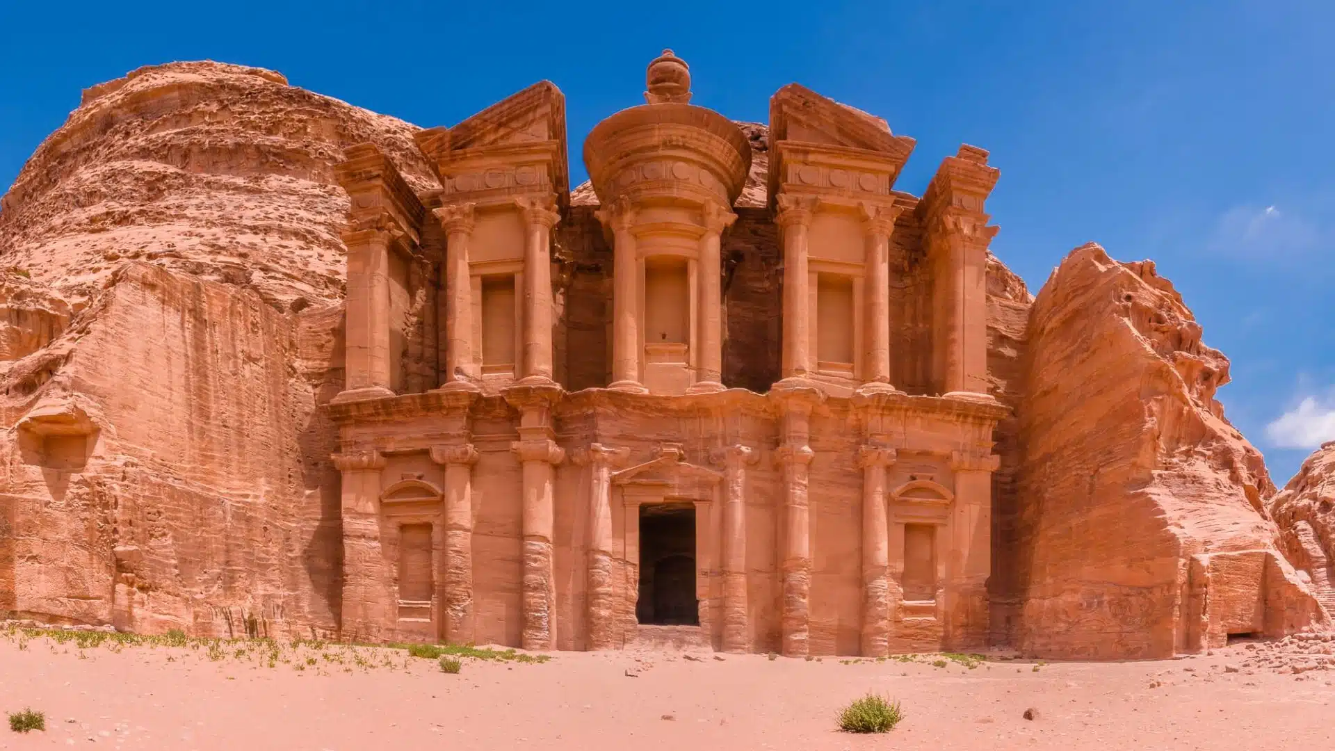 petra jordan ancient treasury