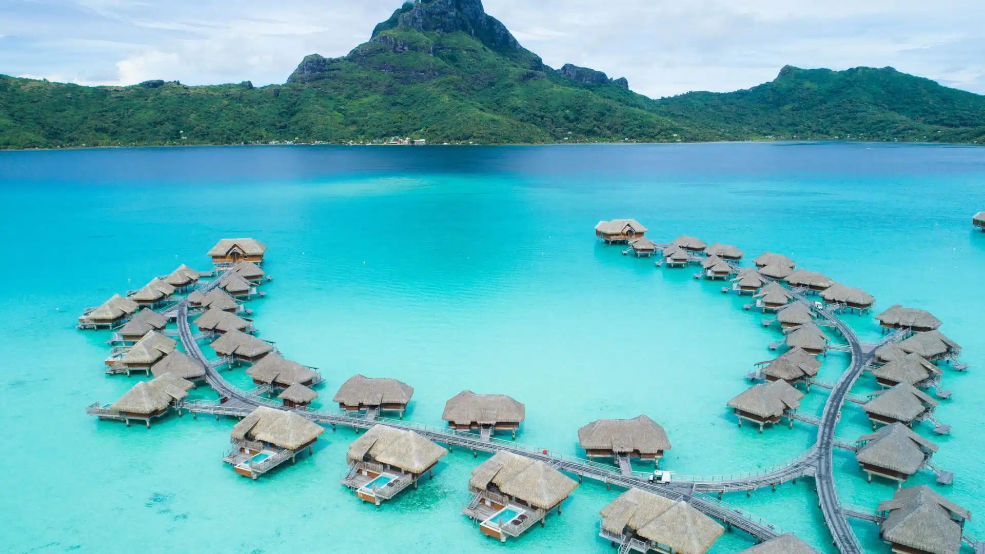 tahiti polynesia lagoon island